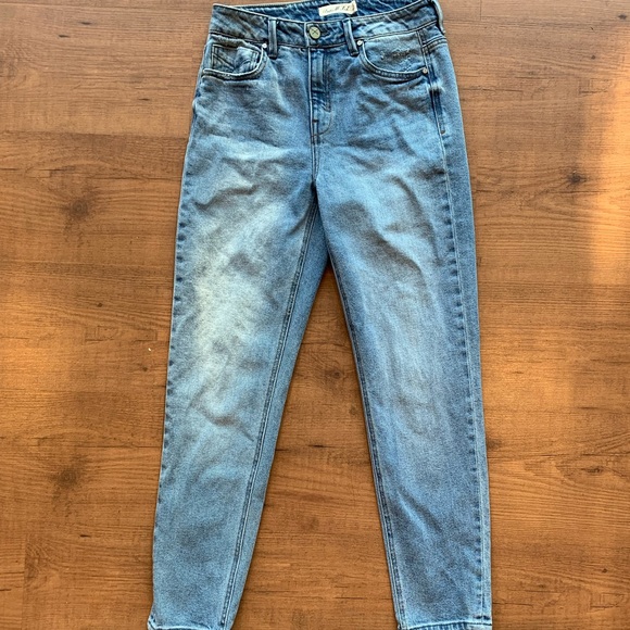 *SOLD* Unpublished Light Wash Debbie (StepMom) High Waist Jeans sz26 - Picture 7 of 9